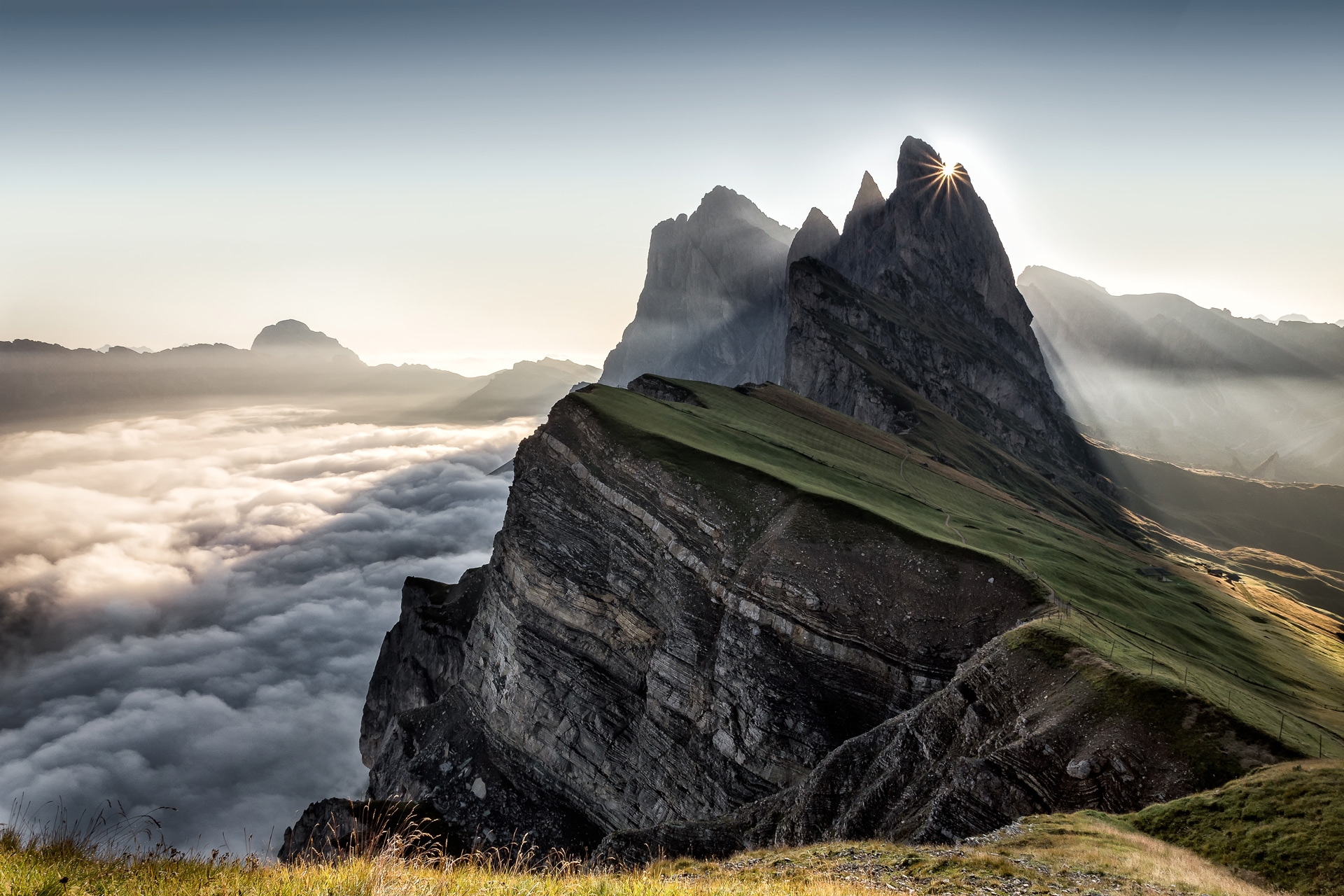 <img src=“portfolio/suedtirol/hochnebel-seceda-dolomiten-suedtirol.jpg“ title=“Hochnebel Seceda Dolomiten Suedtirol“ alt=“Hochnebel Seceda Dolomiten Suedtirol“/>