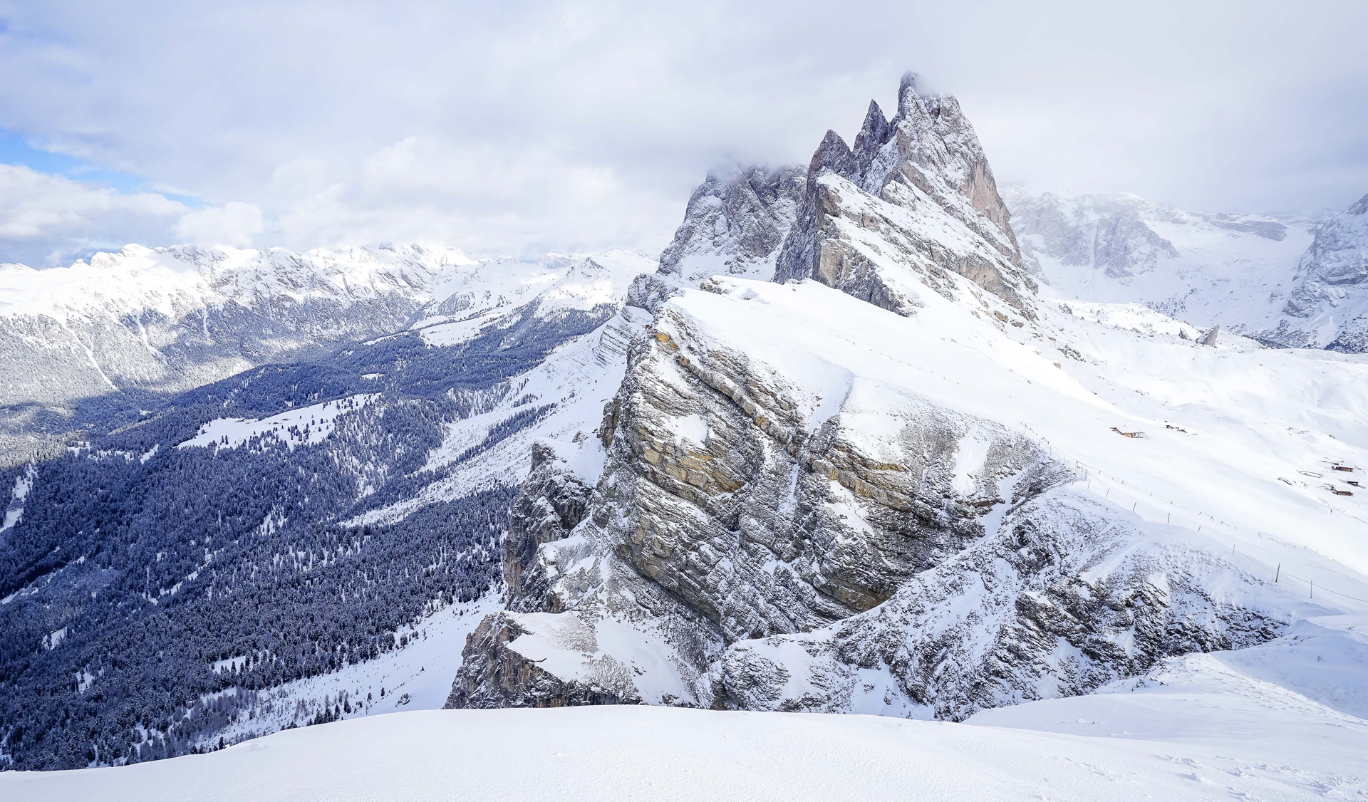 <img src=“portfolio/suedtirol/seceda-dolomiten-suedtirol.jpg“ title=“Seceda Dolomiten Suedtirol“ alt=“Seceda Dolomiten Suedtirol“/>
