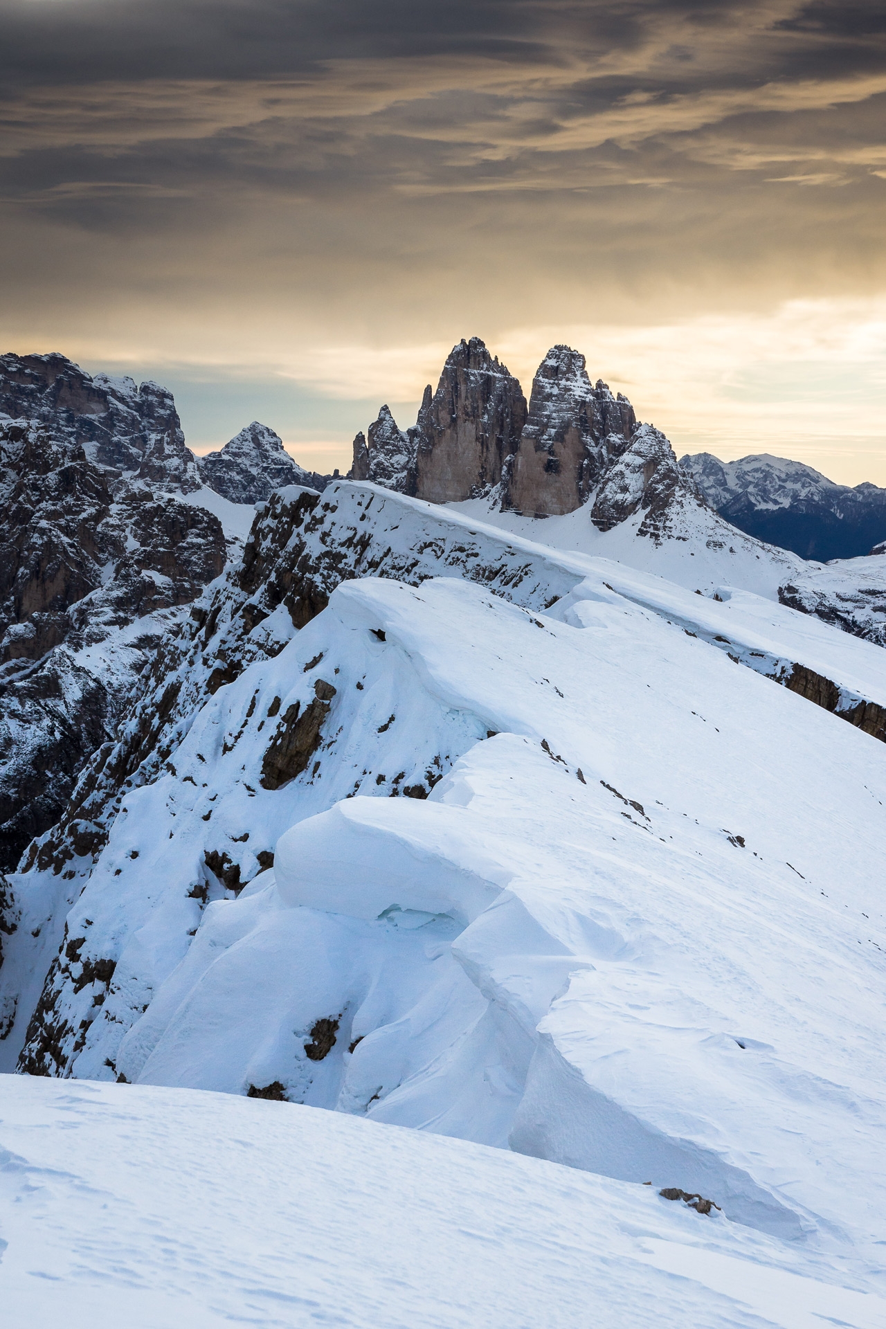 <img src=“portfolio/suedtirol/duerrenstein-dolomiten-suedtirol.jpg“ title=“Duerrenstein Dolomiten Suedtirol“ alt=“Duerrenstein Dolomiten Suedtirol“/>